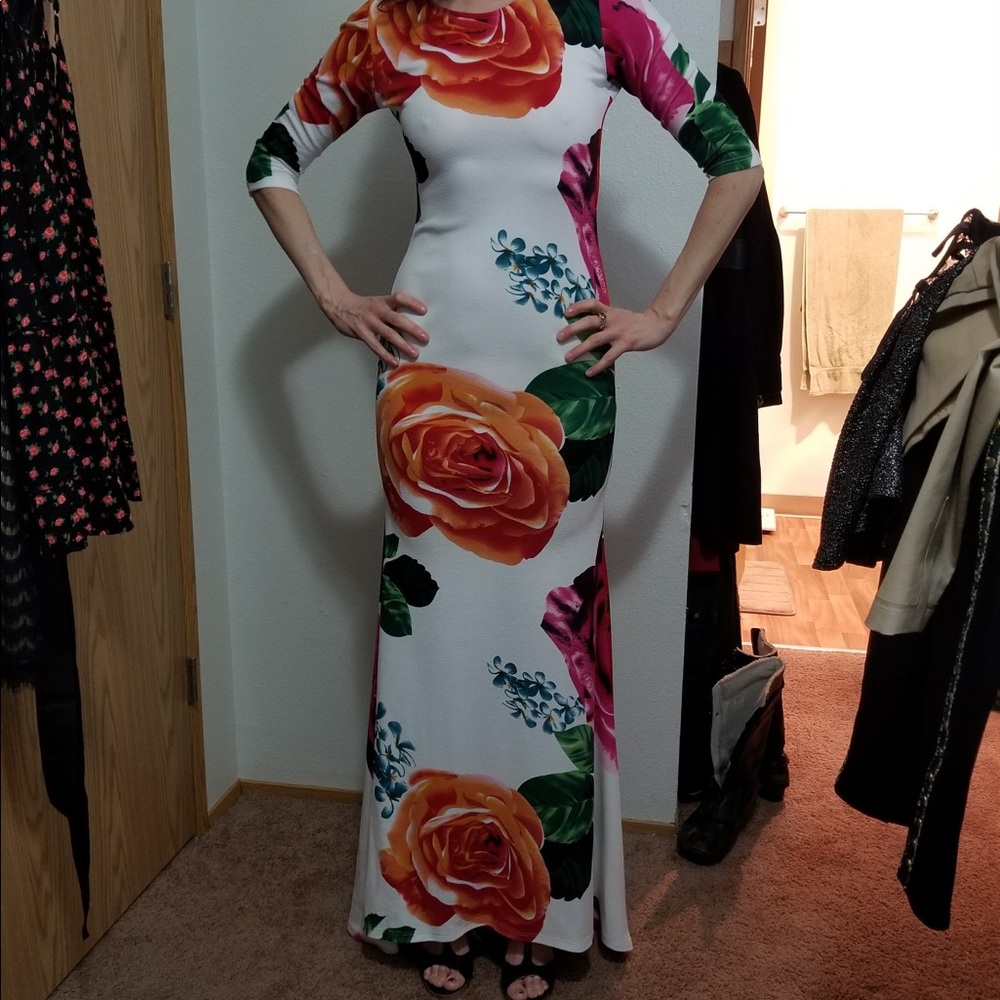 Beautiful floor length floral dress Size Medium